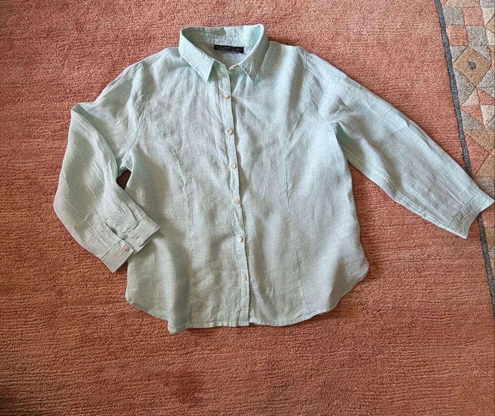 Tahari Light Blue 100% Linen  Women’s Button Front Shirt Size XL